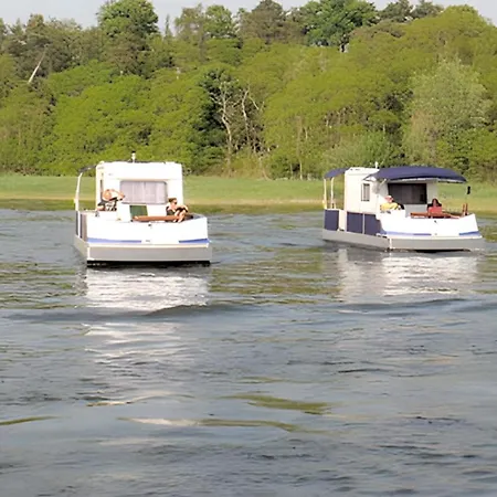 Hausboot بوتيل *